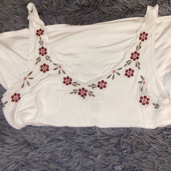 White Tanktop - Picture 2 of 5